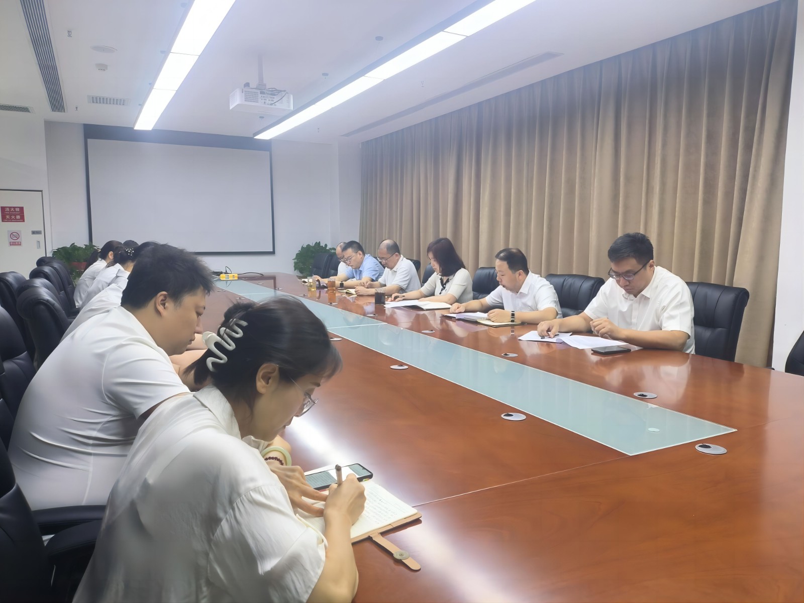 【智信公司召開傳達(dá)學(xué)習(xí)集團(tuán)“三個(gè)年”活動(dòng)推進(jìn)會(huì)精神專題會(huì)議】.jpg